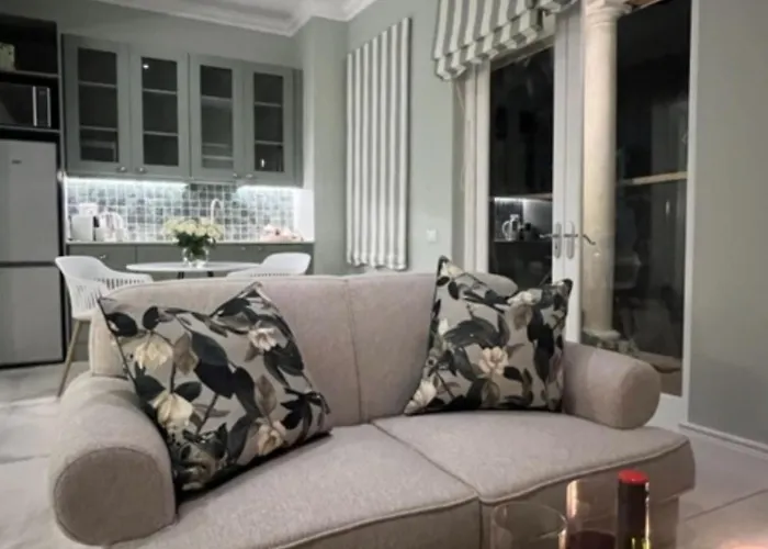 Two On Milner - Oak Tree Cottage - Stylish Open-Plan Guesthouse In Rondebosch