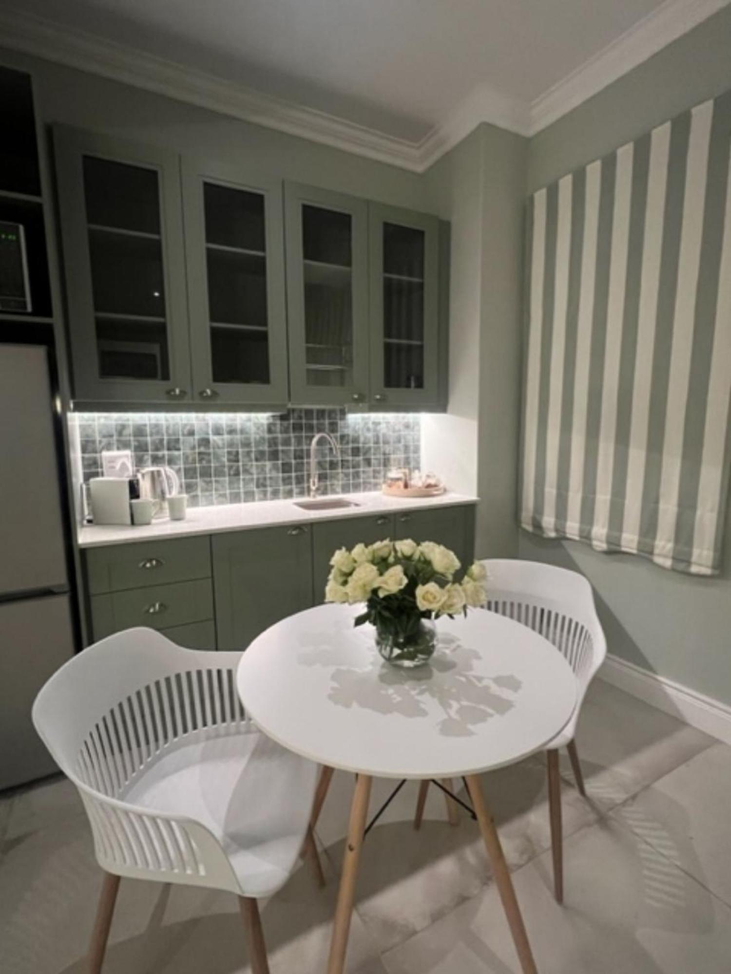 Apartment Two On Milner - Oak Tree - Stylish Open-plan In Rondebosch *